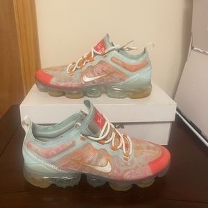 Women’s Nike Air Vapormax 2019 QS. :  Size 10